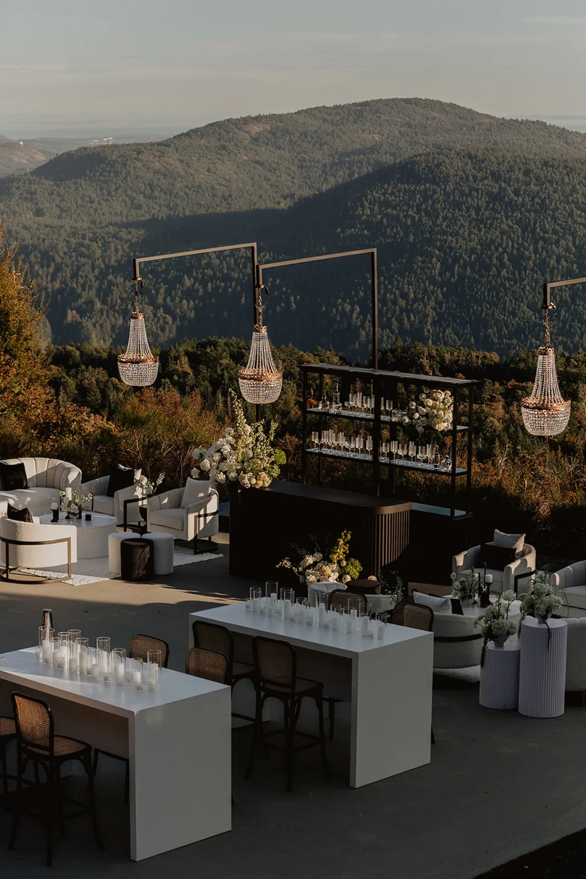 Niagara Cocktail Tables